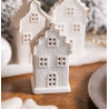 Świecznik ceramiczny świąteczny led Domek biały ze złotą linią 11 cm