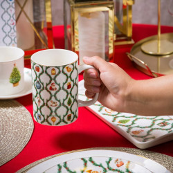 Kubek świąteczny porcelanowy Świąteczna Girlanda Mikołaj 380 ml
