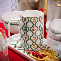 Kubek świąteczny porcelanowy Świąteczna Girlanda Mikołaj 380 ml